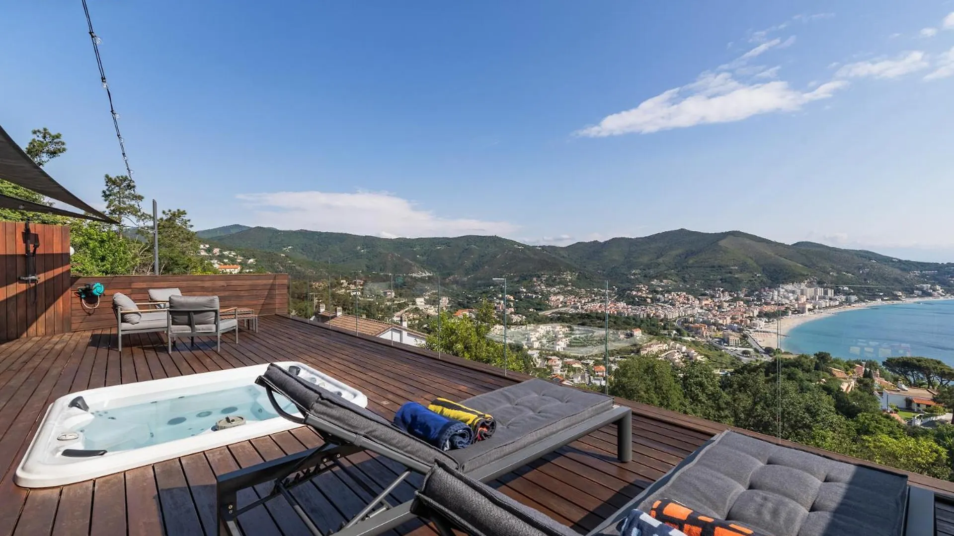 ノーリ Spettacolare Vista Isola Terrazza E Idromassaggioヴィラ 0*,  イタリア