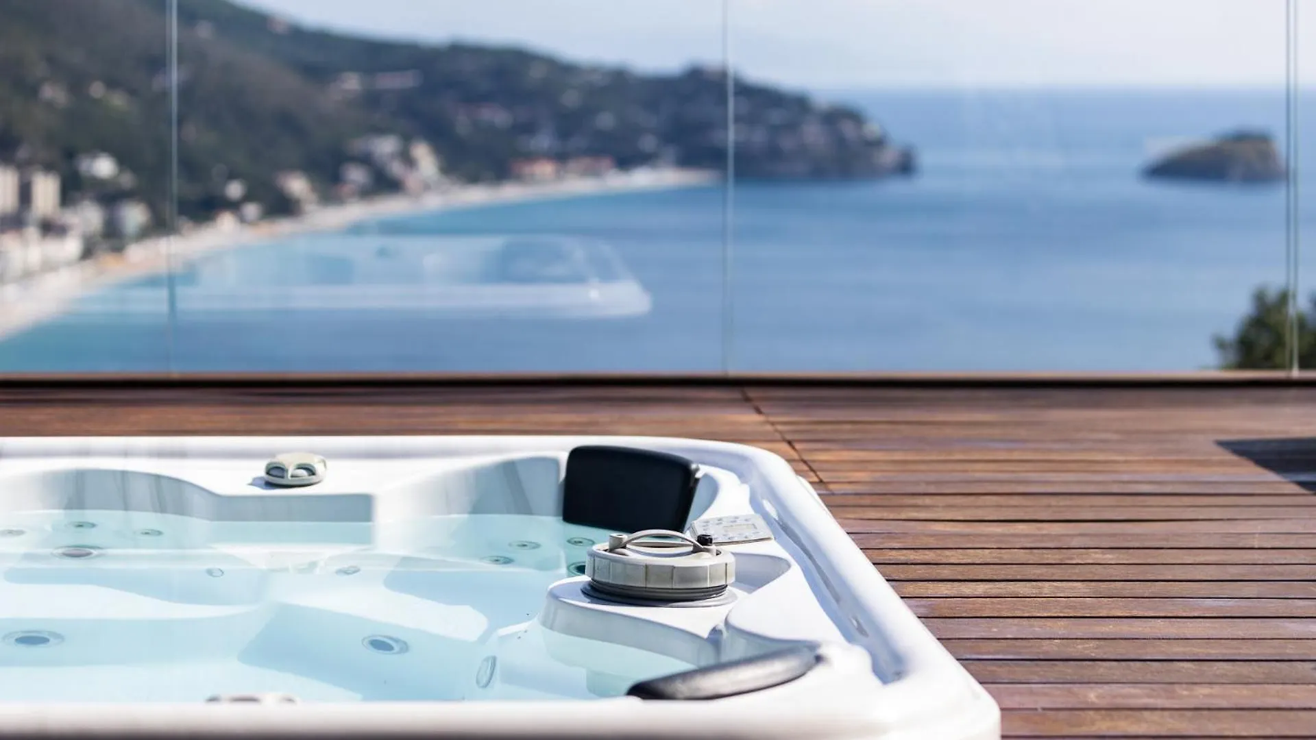 ノーリ Spettacolare Vista Isola Terrazza E Idromassaggioヴィラ 0*,  イタリア