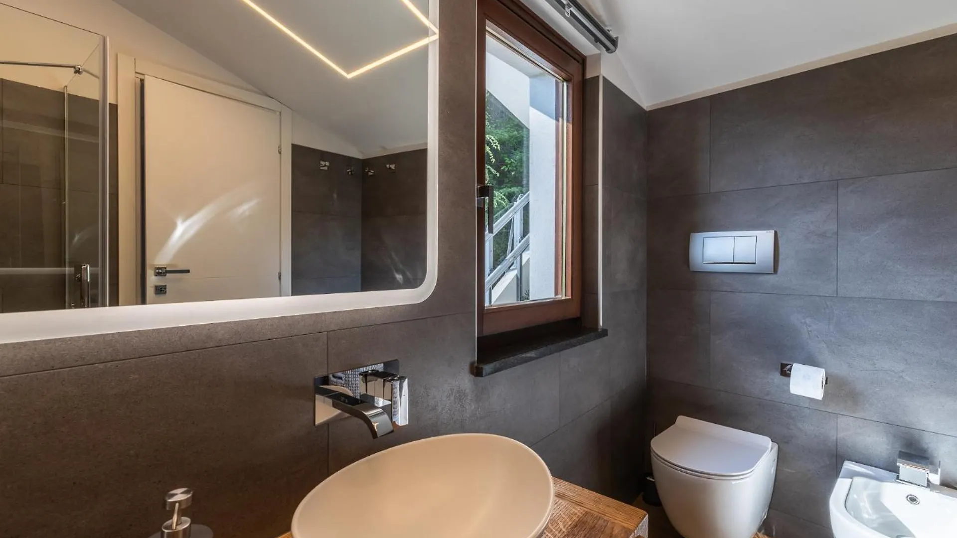 ノーリ Spettacolare Vista Isola Terrazza E Idromassaggioヴィラ